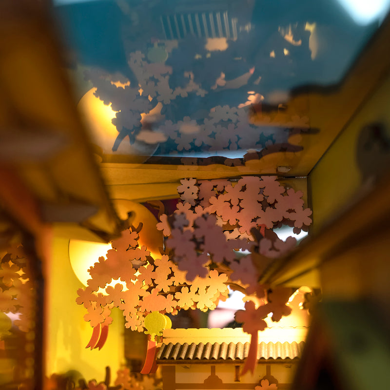 Falling Sakura - DIY Book Nook