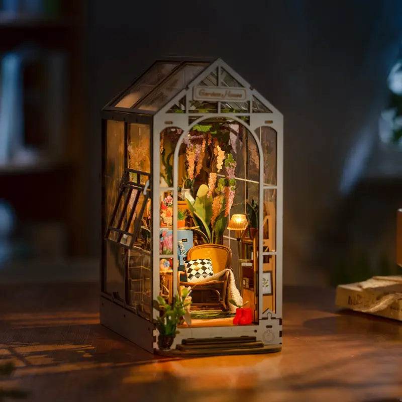 Holiday Garden House - DIY Book Nook - PuzzleWunder