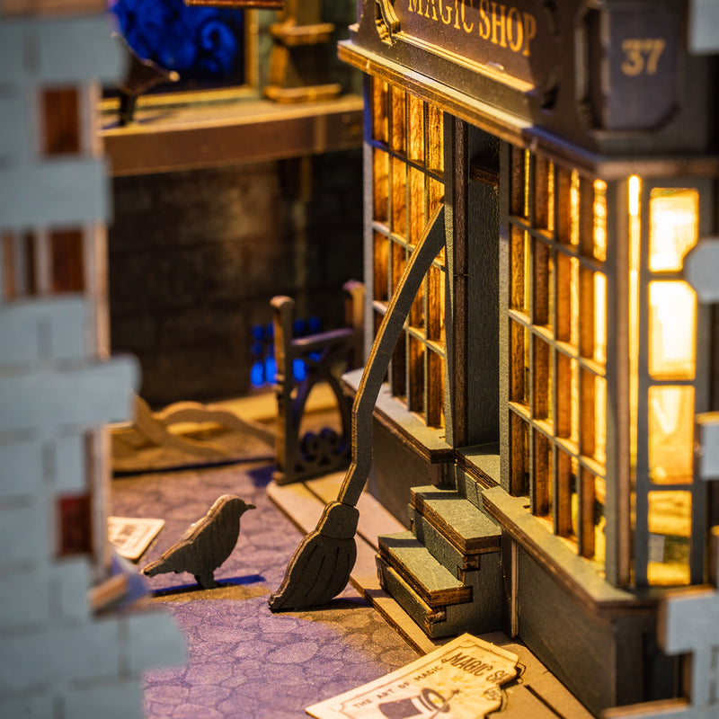 Magic House - DIY Book Nook