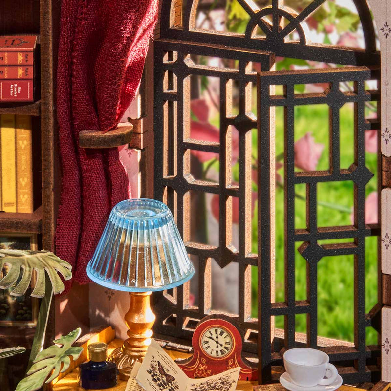 Silent Study Corner - DIY Book Nook
