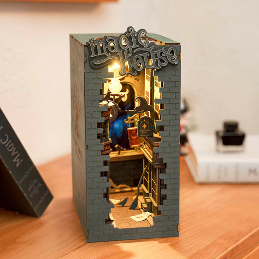 Magic House - DIY Book Nook