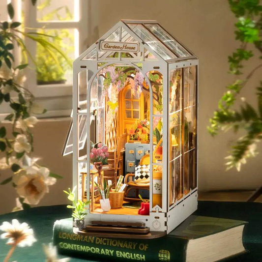 Holiday Garden House - DIY Book Nook - PuzzleWunder
